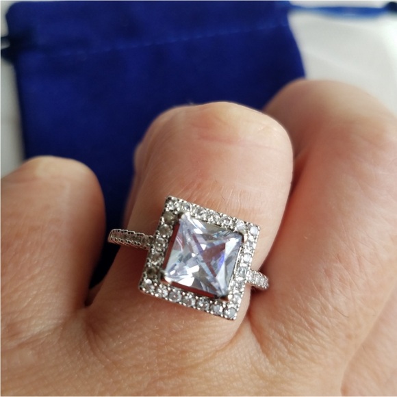 Swarovski Elements 925 Sterling Silver Princess CZ Diamond Solitaire Ring NEW - Picture 1 of 8